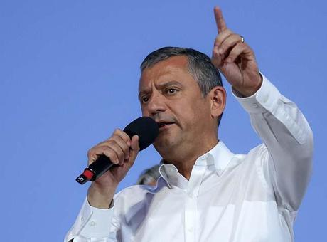 CHP Genel Başkanı Özel Bakırköy’de açıklamalarda bulundu