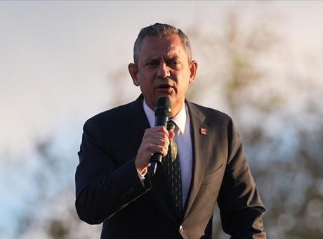 CHP Genel Başkanı Özel İmamoğlu’nu cezaevinde ziyaret etti