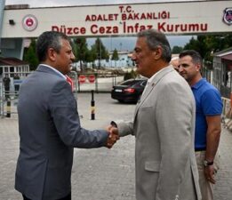 CHP Lideri Özel’den İBB Medya AŞ. Genel Müdürü Türker’e cezaevinde ziyaret