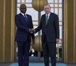 Cumhurbaşkanı Erdoğan, Gabonlu mevkidaşını resmi törenle karşıladı