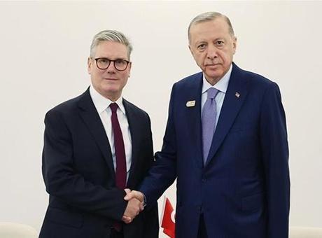 Cumhurbaşkanı Erdoğan, İngiltere Başbakanı Starmer ile görüştü