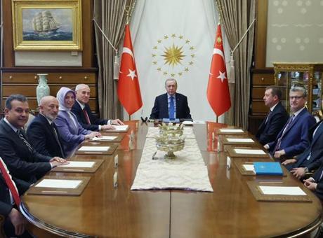 Cumhurbaşkanı Erdoğan, Kamu Başdenetçisi Mehmet Akarca’yı kabul etti