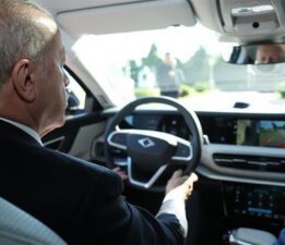Cumhurbaşkanı Erdoğan Togg’un yeni modeli ile deneme sürüşü yaptı