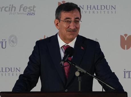 Cumhurbaşkanı Yardımcısı Yılmaz: İnsan gücünüz varsa yarının dünyasında var olabilirsiniz