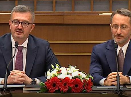 Cumhurbaşkanlığı İletişim Başkanlığında devir teslim! Fahrettin Altun görevi Burhanettin Duran’a devretti