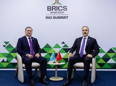 Dışişleri Bakanı Hakan Fidan, Kazak mevkidaşı Nurtleu ile bir araya geldi