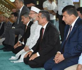 Diyanet İşleri Başkanı Erbaş orman yangınlarının sona ermesi için dua etti