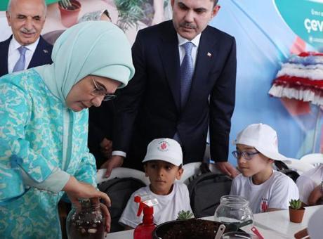 Emine Erdoğan, Ümraniye Çevre Şenliği’ne katıldı! ‘Hem doğa hem de ülkemiz kazanacak’