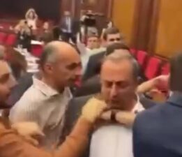 Ermenistan Parlamentosu’nda yumruklu kavga