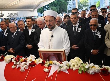 Eski CHP Genel Başkanı Altan Öymen son yolculuğuna uğurlandı