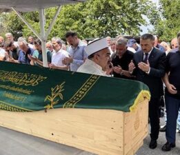 Gazeteci Cem Küçük’ün vefat eden babası Erdal Küçük için cenaze töreni düzenlendi