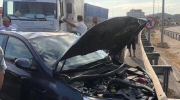 Geyve Belediye Başkanı Yıldız ile beraberindeki 3 kişi trafik kazasında yaralandı