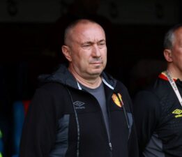 Göztepe’de Stoilov takımından memnun değil