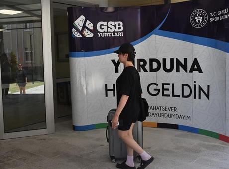 GSB yurtları kapılarını yangından etkilenen vatandaşlara açtı