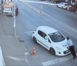 Güvenlik görevlisinin üzerine araç sürdü