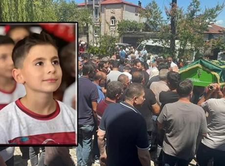 Hafriyat kamyonunun çarptığı otomobilden fırlayan Enes öldü