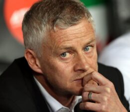 “Hayal kırıklığı yaşadık” diyen  Solskjaer hedefte: Yönetimin B planı hazır