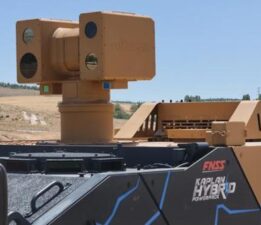 Işık hızında imha ediyor: İlk kez sergilenecek! Lazer silahı ALKA, KAPLAN’la avlayacak