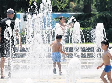 İstanbul 35 derece: Sıcaklar kavuruyor