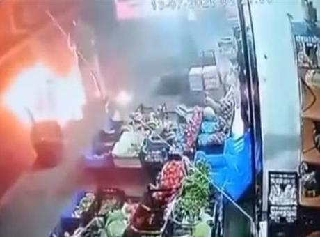 İstanbul Küçükçekmece’de markete molotoflu saldırı düzenlendi