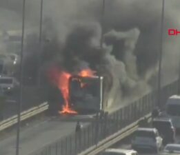 İstanbul’da metrobüs alevlere teslim oldu