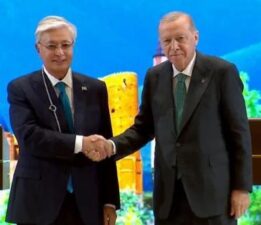 Kazakistan Cumhurbaşkanı Tokayev’e devlet nişanı