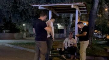 Kısmi görme kaybı olan kişinin telefonunu çaldı