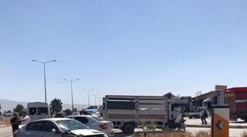 Konya’da 5 aracın karıştığı zincirleme kaza: 4 yaralı