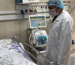 Kursk’taki plaj saldırısında yaralanan çocuk Moskova’ya sevk edilirken hayatını kaybetti