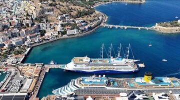 Kuşadası’na 4 kruvaziyerle 6 bin 298 turist geldi