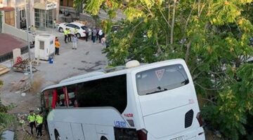 Maltepe’de köprülü kavşaktan şarampole düşen otobüsteki 8 kişi yaralandı