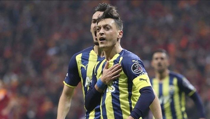Mesut Özil, Ümraniye’de akademi kuruyor