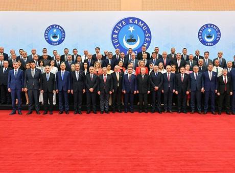 MHP Genel Başkanı Devlet Bahçeli, Kamu-Sen yönetimiyle bir araya geldi
