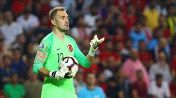 Milli kaleci Mert Günok futbolu bırakacağı yaşı açıkladı
