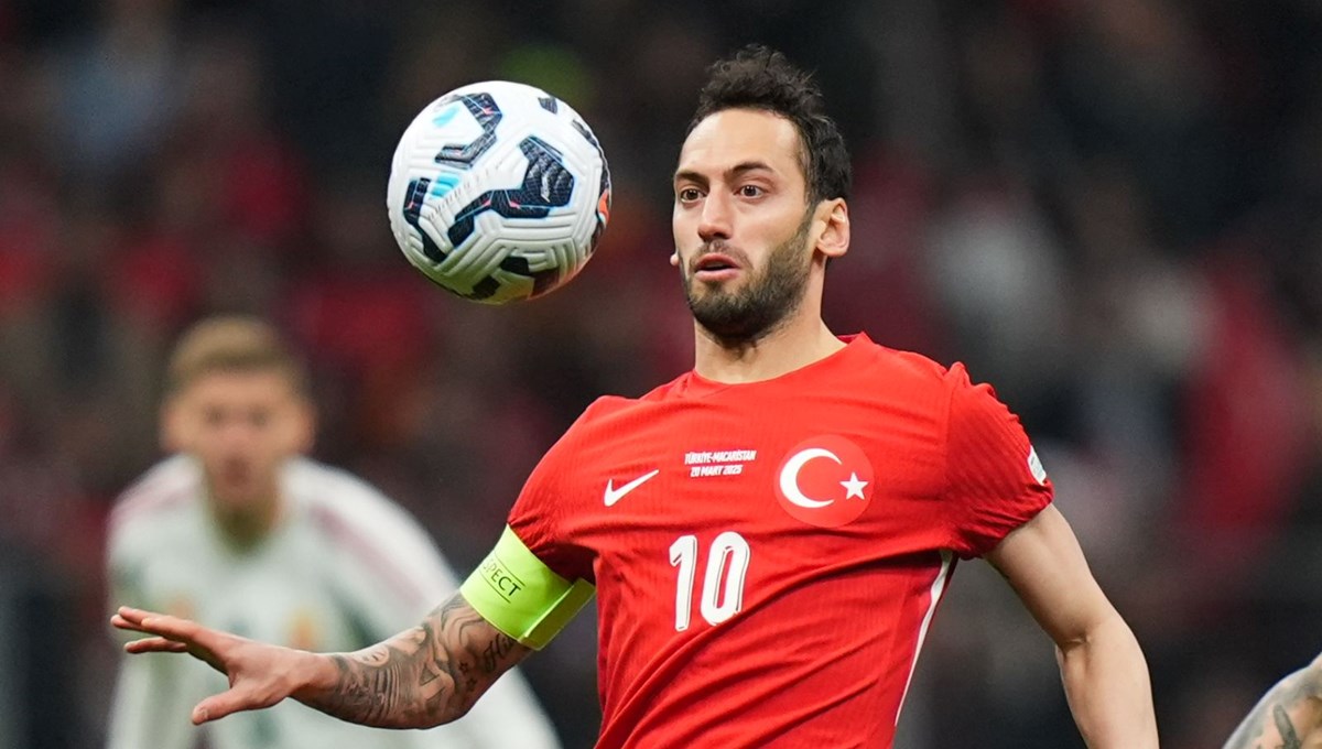 “Mourinho ısrar ediyor” diyerek duyurdular: Fenebahçe’nin Hakan Çalhanoğlu teklifinin ayrıntıları ortaya çıktı