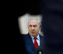 ‘Netanyahu kendi bekasına oynuyor’