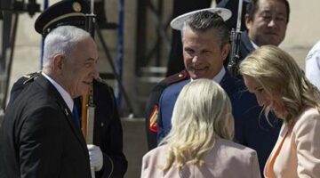 Netanyahu Pentagon’da! Dikkat çeken kareler…