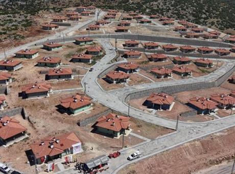 Osmaniye’de 89 köy deprem konutunun anahtarları teslim edildi