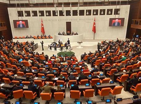 Özgür Özel’e ait dokunulmazlık dosyası Meclis’e sunuldu