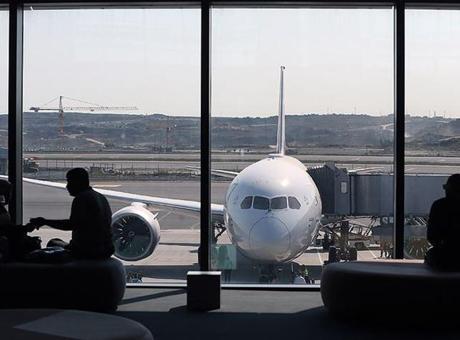 Powerbank uçağın rotasını değiştirdi! Pilot İstanbul’a geri dönüş kararı aldı