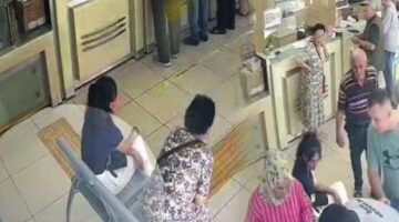 PTT şubesinde şoke eden an! Küçük çocuğun imdadına PTT görevlisi yetişti