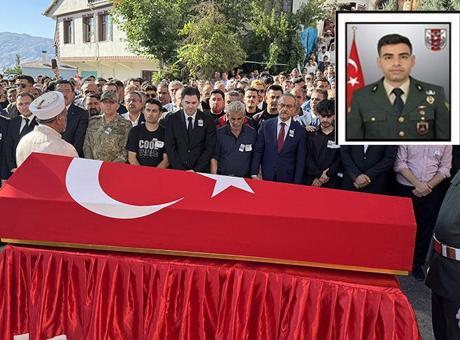 Şehit Mühimmat Astsubay Kıdemli Çavuş Akdoğan, son yolculuğuna uğurlandı