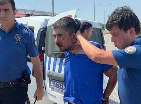 Şehri birbirine kattı! 4 polis otosuna çarpan sürücü tutuklandı
