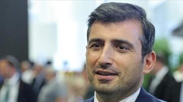 Selçuk Bayraktar Savunma Sanayii Fuarı’nda konuştu! ‘Yurt dışı muadillerinden 2 kat daha iyi’