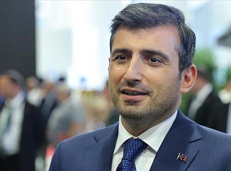 Selçuk Bayraktar Savunma Sanayii Fuarı’nda konuştu! ‘Yurt dışı muadillerinden 2 kat daha iyi’