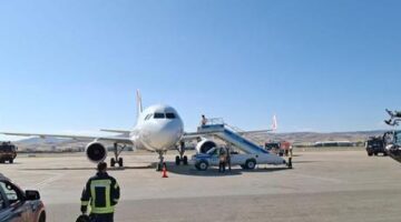 Sharjah-İstanbul seferini yapan uçak acil iniş yaptı