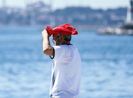 Sıcak hava alarmı! Sağlık Bakanlığı uyardı: Su içmeden dışarı çıkmayın