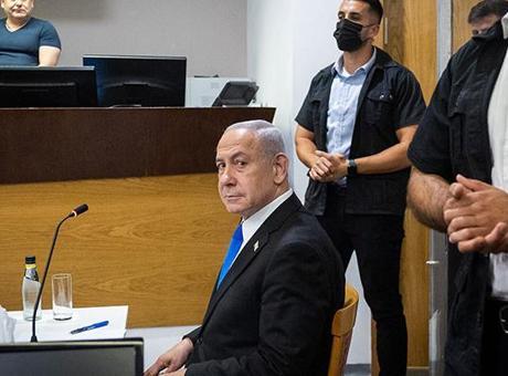 SON DAKİKA HABERLER: NETANYAHU YARGI KARŞISINDA! CEZA DAVASI DURUŞMALARI TEL AVİV’DE BAŞLADI!