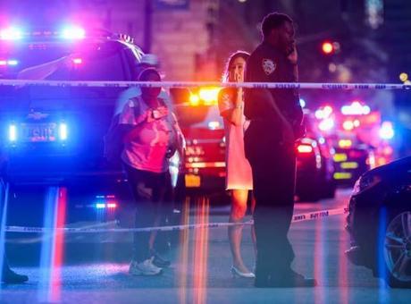 SON DAKİKA HABERLER: NEW YORK’TA GÖKDELENE SİLAHLI SALDIRIDAN İLK GÖRÜNTÜLER!