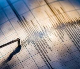 SON DAKİKA HABERLERİ: JAPONYA’DA 11 GÜNDE 911 DEPREM, UZMANLARDAN ‘BÜYÜK DEPREM’ UYARISI